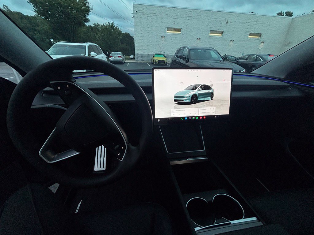 Used 2026 Tesla Model Y Long Range AWD/4WD image 3