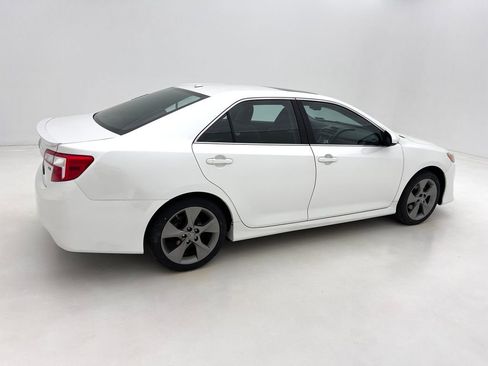 Used 2014 Toyota Camry SE w/ Leather Package image 6