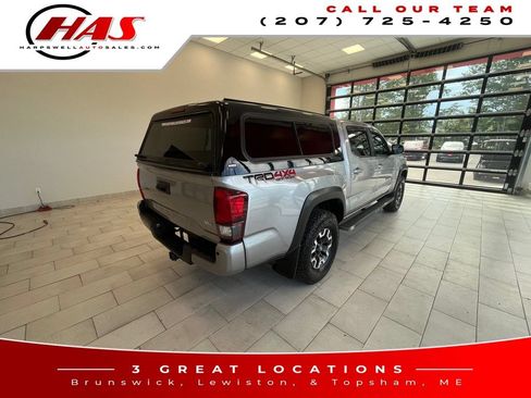 Used 2018 Toyota Tacoma TRD Off-Road AWD/4WD image 7