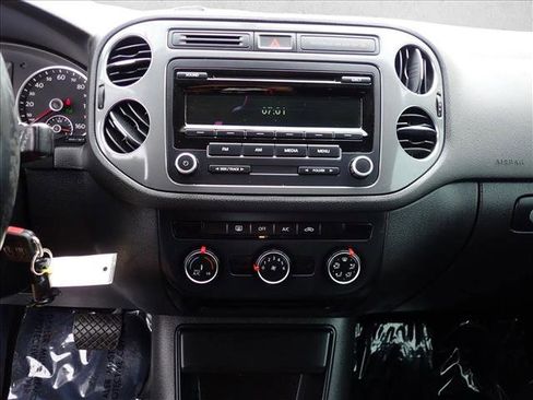 Used 2013 Volkswagen Tiguan S AWD/4WD image 15