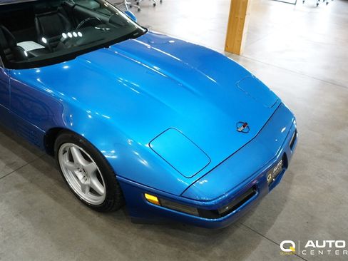 Used 1991 Chevrolet Corvette Convertible RWD image 4