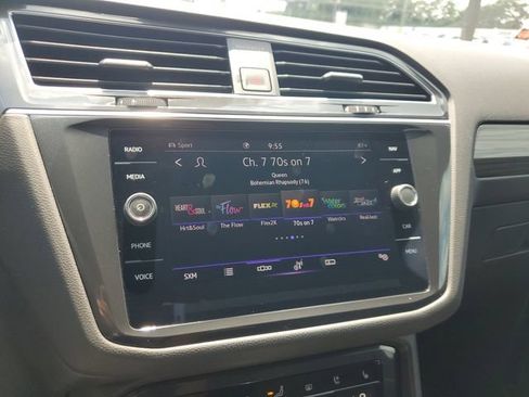 Certified 2023 Volkswagen Tiguan SEL R-Line AWD/4WD image 19
