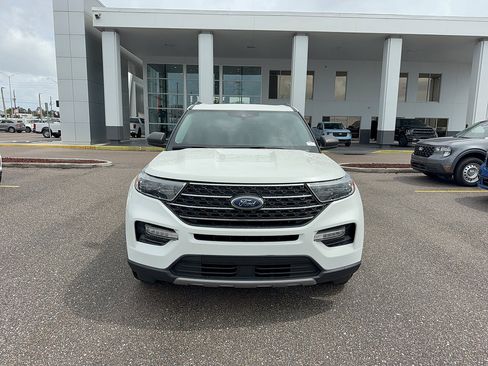 Certified 2024 Ford Explorer XLT w/ Equipment Group 202A RWD image 3