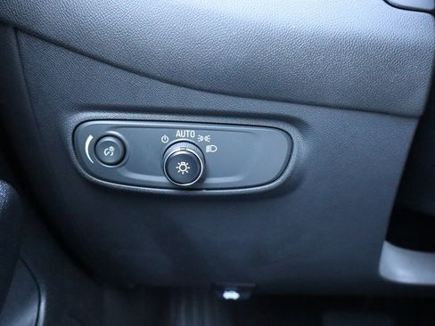 Used 2022 Chevrolet Equinox RS image 13