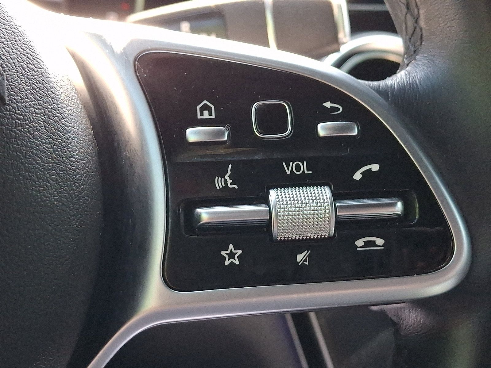 Used 2022 Mercedes-Benz GLC 300 4MATIC image 21