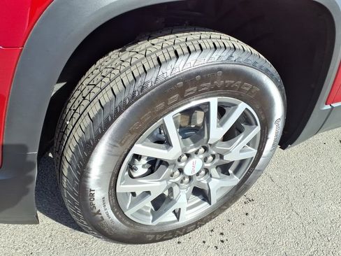 Used 2023 GMC Acadia SLE w/ Driver Convenience Package FWD image 32