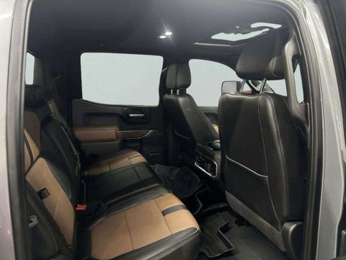 Used 2021 Chevrolet Silverado 1500 High Country w/ Technology Package image 36