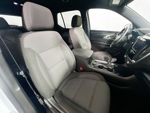 Used 2023 Chevrolet Traverse LT FWD image 30