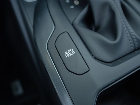 New 2025 Kia K4 LXS image 24