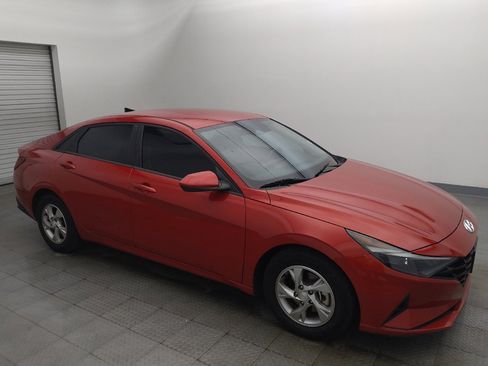 Used 2021 Hyundai Elantra SE FWD image 11