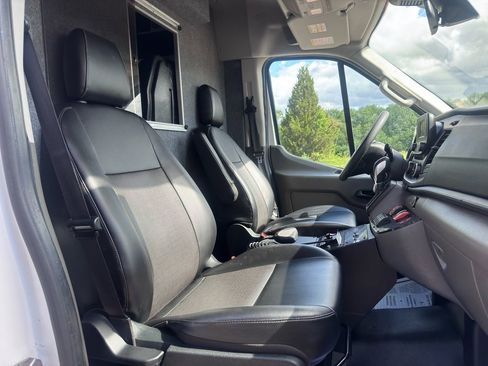 Used 2023 Ford Transit 250 Medium Roof w/ Exterior Upgrade Package RWD image 31