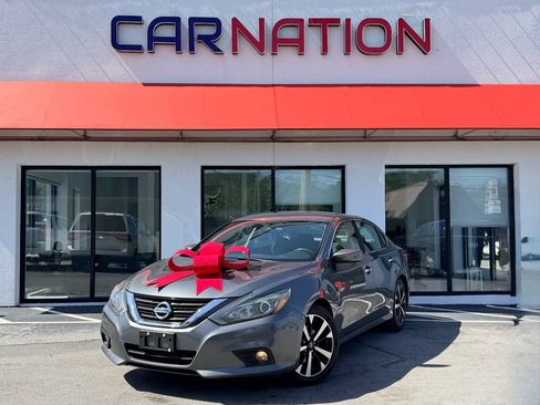 Used 2018 Nissan Altima 2.5 SR FWD image 2