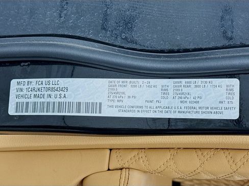 Used 2024 Jeep Grand Cherokee L Summit AWD/4WD image 33
