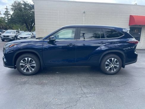 Used 2026 Toyota Highlander XLE AWD/4WD image 2