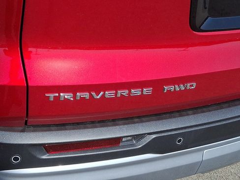 New 2025 Chevrolet Traverse LT w/ Driver Confidence Package image 26