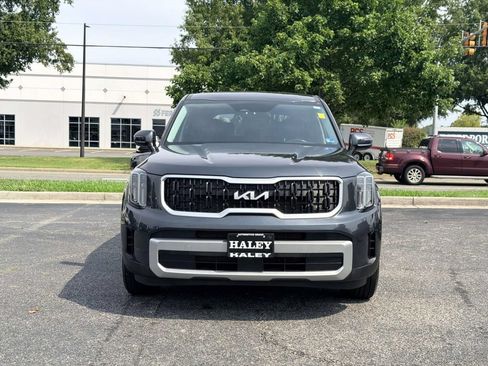 Used 2023 Kia Telluride LX AWD/4WD image 6