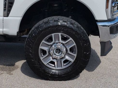 Used 2024 Ford F250 Lariat w/ Lariat Ultimate Package AWD/4WD image 11