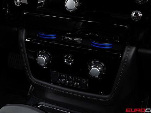 Used 2010 Rolls-Royce Phantom Coupe image 25