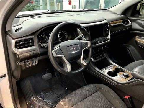 Used 2022 GMC Acadia SLE image 30