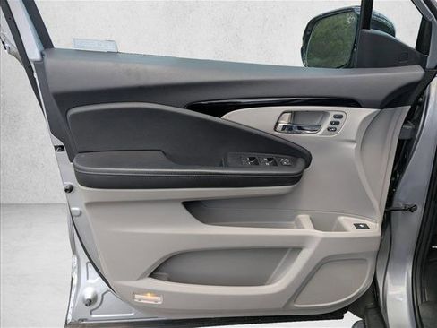 Used 2020 Honda Ridgeline RTL-E image 23
