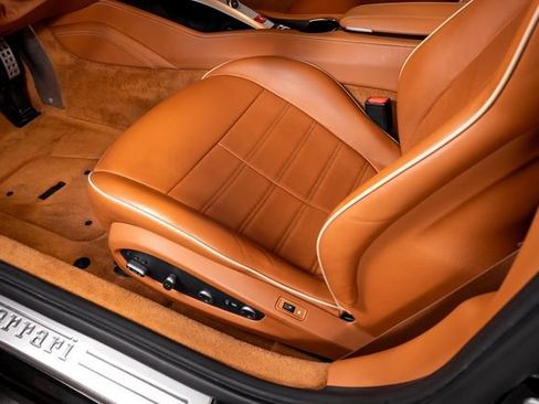 Used 2016 Ferrari California T RWD image 24