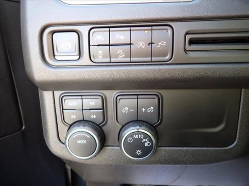 Used 2022 Chevrolet Tahoe Z71 image 15