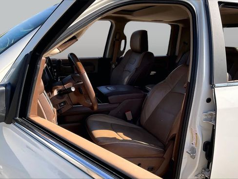 Used 2022 RAM 2500 Limited AWD/4WD image 8