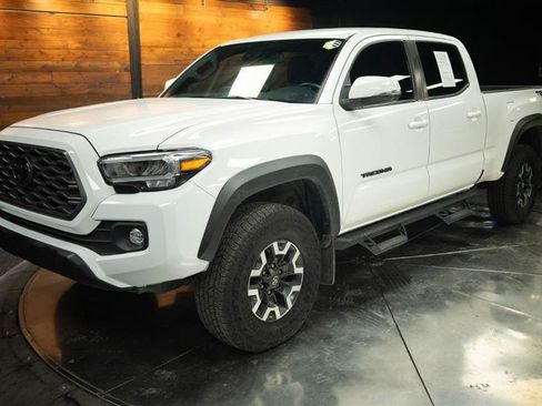 Used 2023 Toyota Tacoma TRD Off-Road w/ Technology Package AWD/4WD image 2