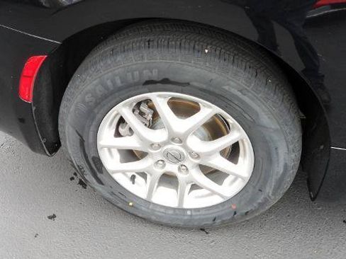 Used 2024 Chrysler Pacifica Touring-L FWD image 26
