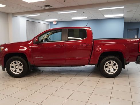 Used 2018 Chevrolet Colorado LT w/ LT Convenience Package AWD/4WD image 2