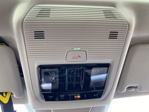 New 2026 Volkswagen Tiguan SE image 41