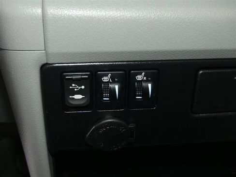 Used 2017 Toyota Sienna XLE image 39