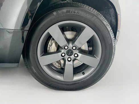 Used 2023 Land Rover Defender 110 X-Dynamic SE AWD/4WD image 31