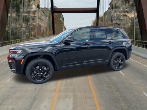 New 2026 Jeep Grand Cherokee Limited RWD image 4