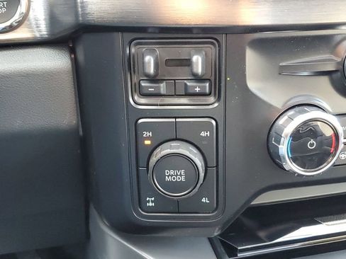 New 2026 Ford F250 Lariat w/ Black Appearance Package image 29