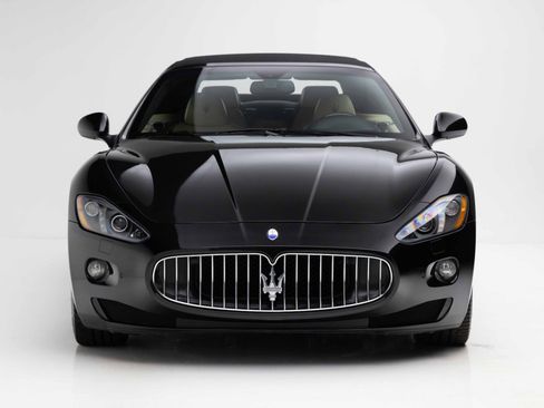 Used 2015 Maserati GranTurismo Convertible RWD image 25
