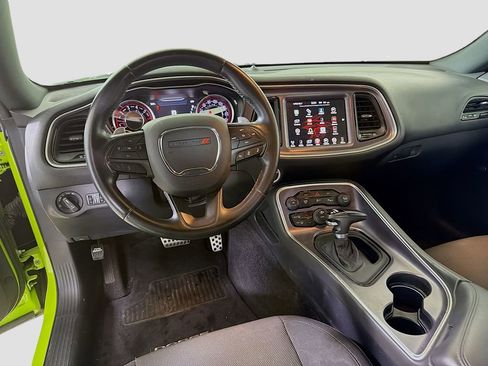 Used 2015 Dodge Challenger R/T Scat Pack w/ Scat Pack Appearance Package RWD image 25