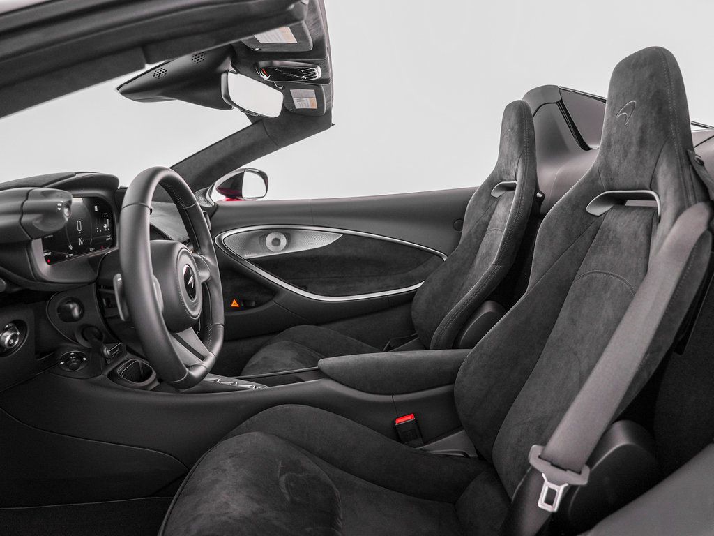 Used 2025 McLaren Artura Spider RWD image 22