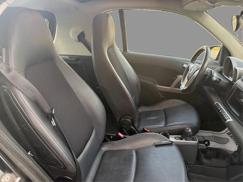 Used 2009 smart fortwo passion RWD image 27