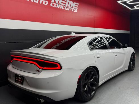 Used 2016 Dodge Charger R/T RWD image 3