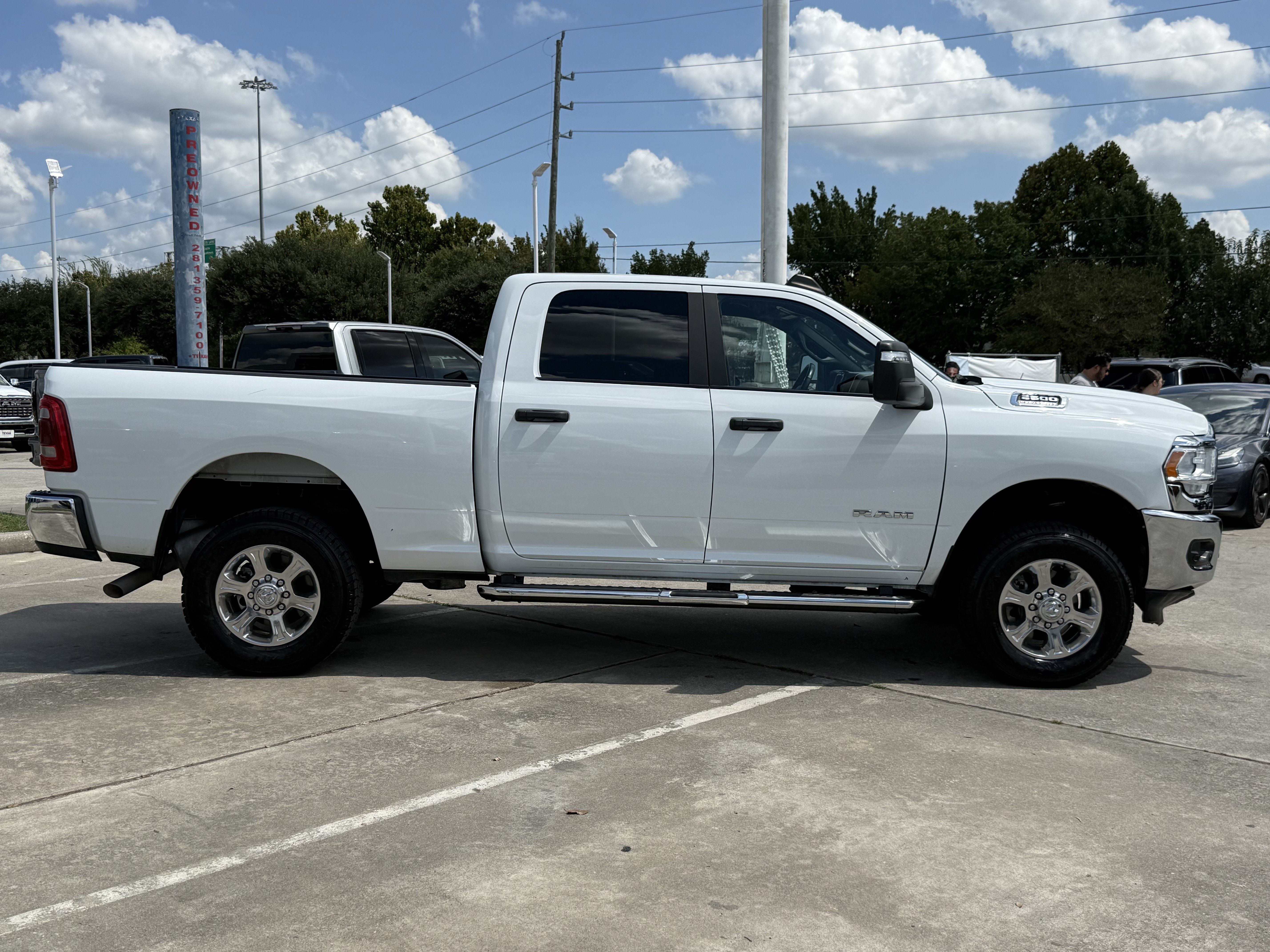 Used 2024 RAM 2500 Big Horn w/ Level 2 Equipment Group AWD/4WD image 3