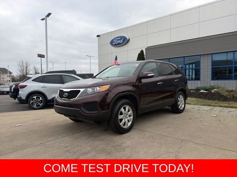 Used 2013 Kia Sorento LX image 2