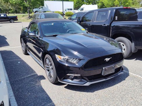Used 2016 Ford Mustang Premium image 3