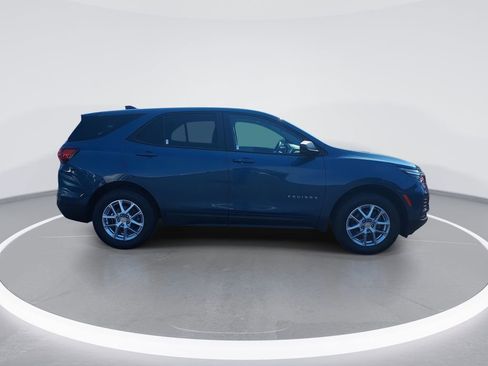 Used 2024 Chevrolet Equinox LS w/ LS Convenience Package AWD/4WD image 9