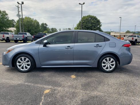 Used 2025 Toyota Corolla LE FWD image 6