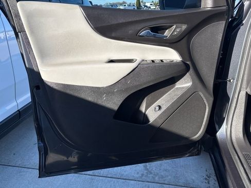 Used 2023 Chevrolet Equinox LT image 15