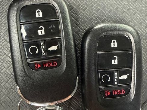Used 2025 Honda Pilot Black Edition image 49