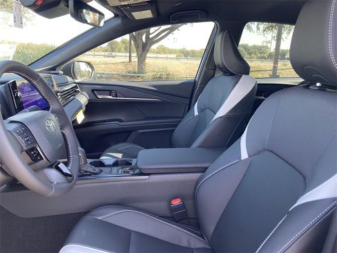 New 2026 Toyota Camry Hybrid image 10