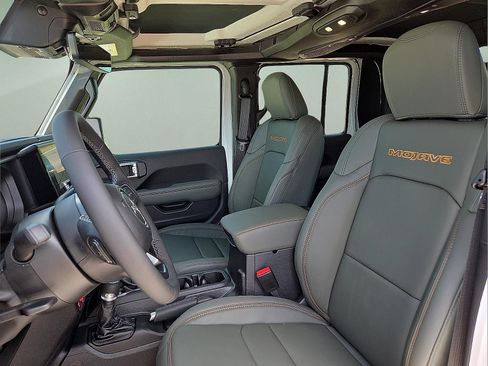 New 2025 Jeep Gladiator Mojave image 14