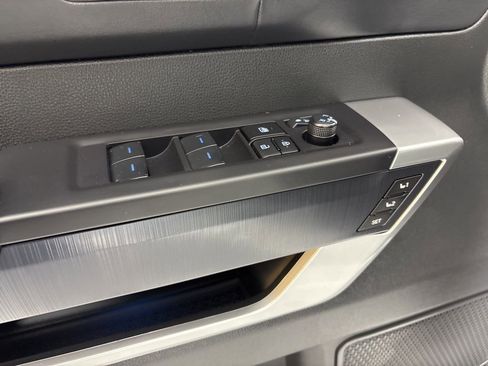 Used 2024 Toyota Tundra Platinum w/ TRD Off-Road Package image 18